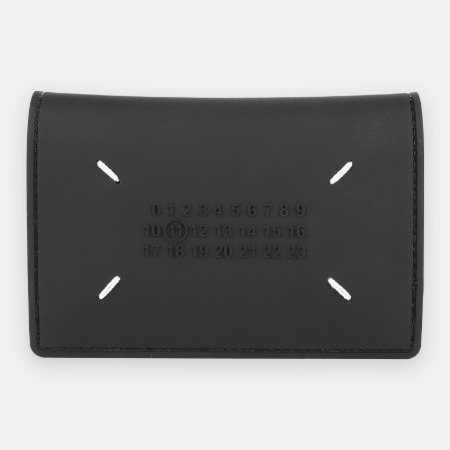 22 S/S 마르지엘라 스티치 넘버 로고 카드 반지갑(블랙) S55UI0203 P0322 T8013
